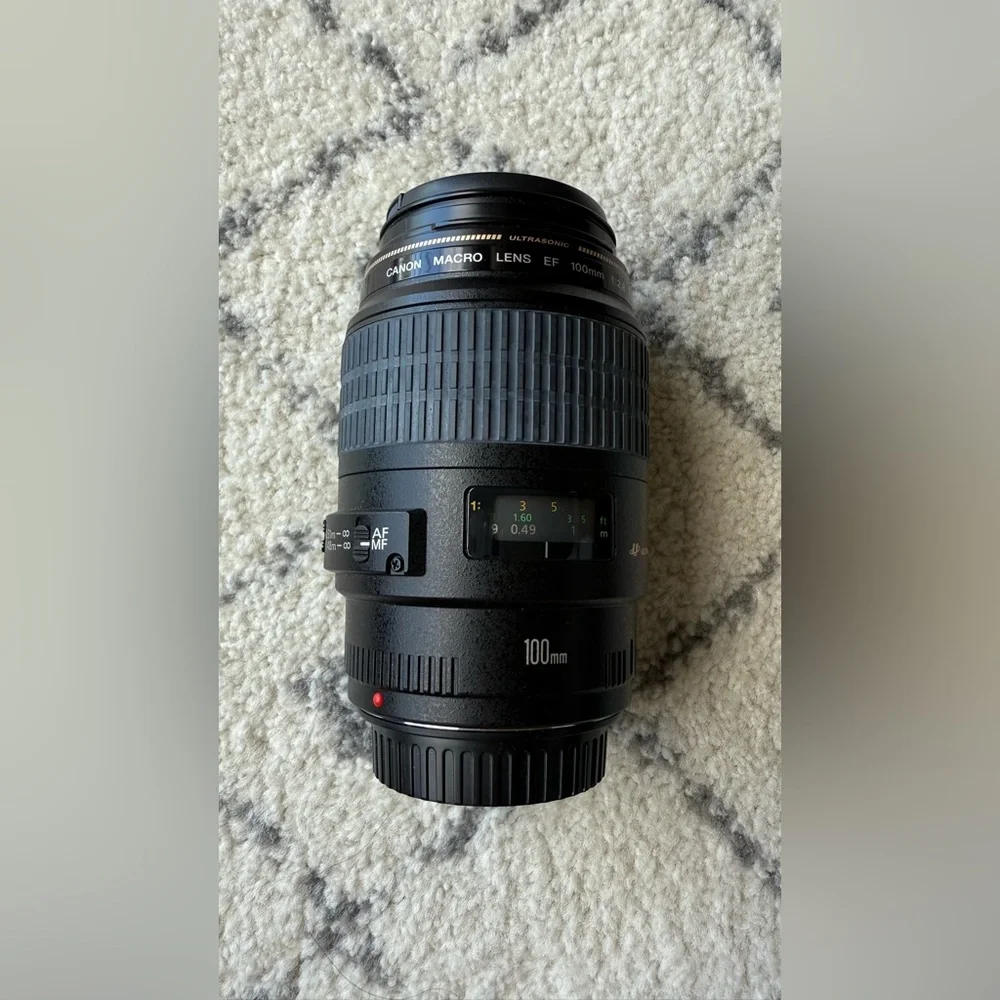 Canon EF 100mm f/2.8 Macro Lens (Non-L)